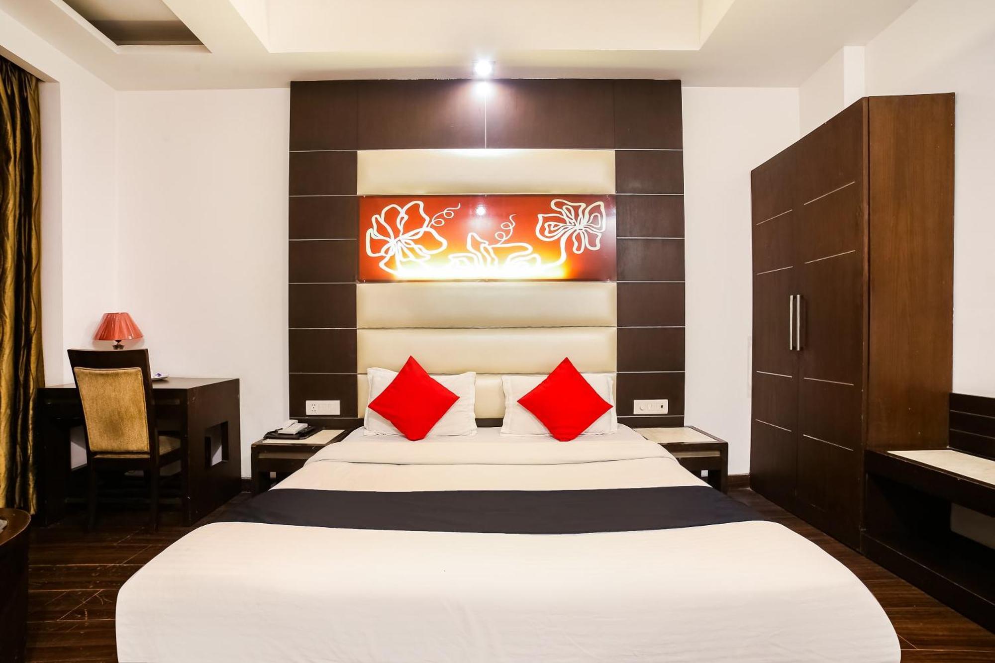 Hotel Livasa Inn Near Blk Hospital Делі Номер фото