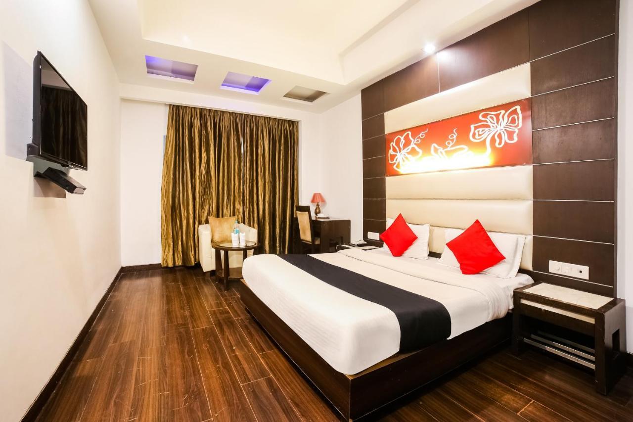 Hotel Livasa Inn Near Blk Hospital Делі Екстер'єр фото