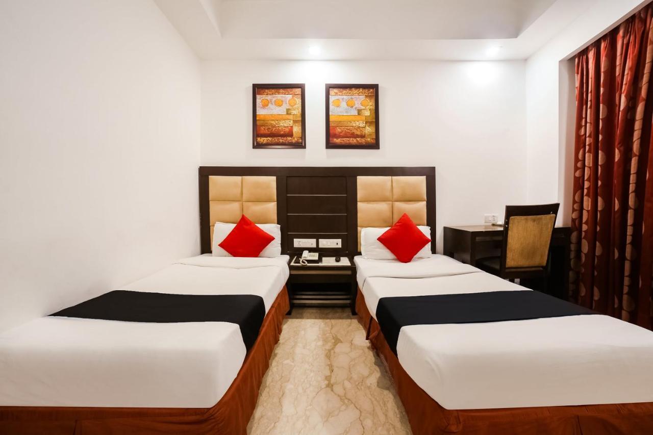 Hotel Livasa Inn Near Blk Hospital Делі Екстер'єр фото